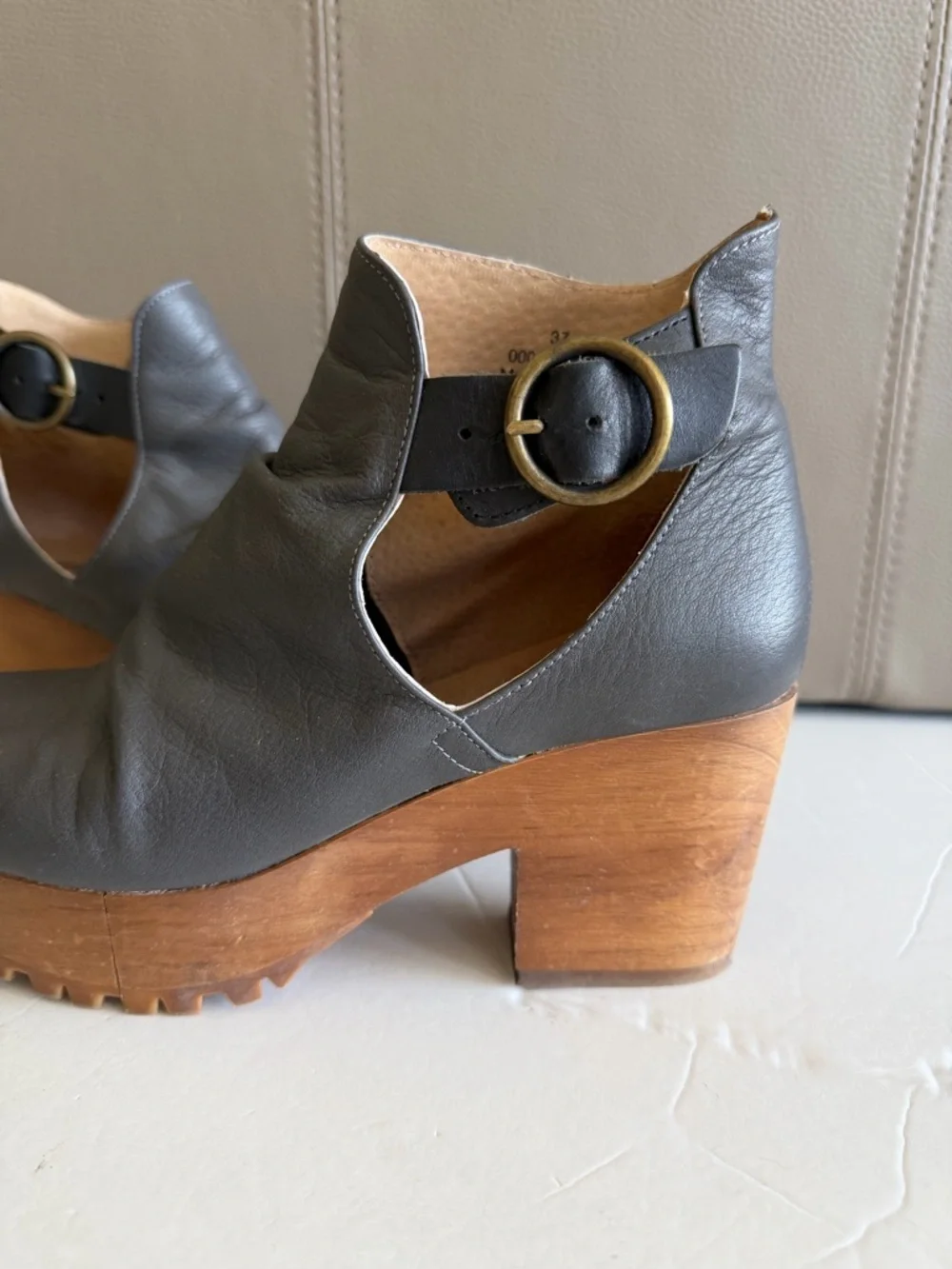 Free People Suri Platform Heeled Clogs Charcoal Gray Leather Sz 37